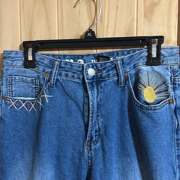 S.O.N.G Timeless Fit Embroidered Blue Jeans with Palm Tree and Sun Design - Picture 4 of 6